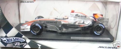 HOT WHEELS RACING KIMI RAIKKONEN MCLAREN 2006 F1 1/18  