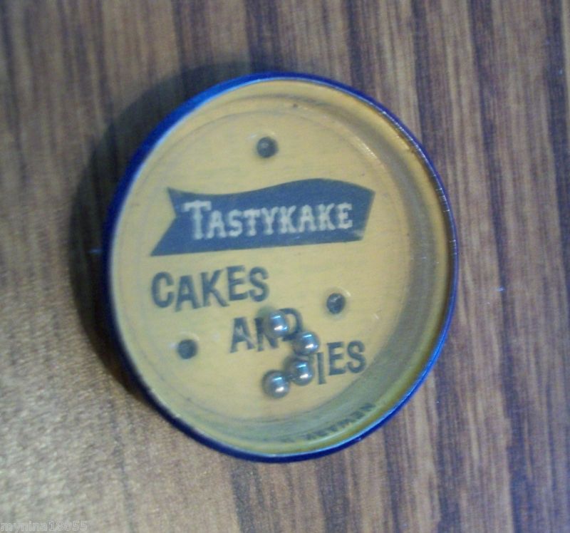 Vintage metin Tastykake cakes and pie game tin  