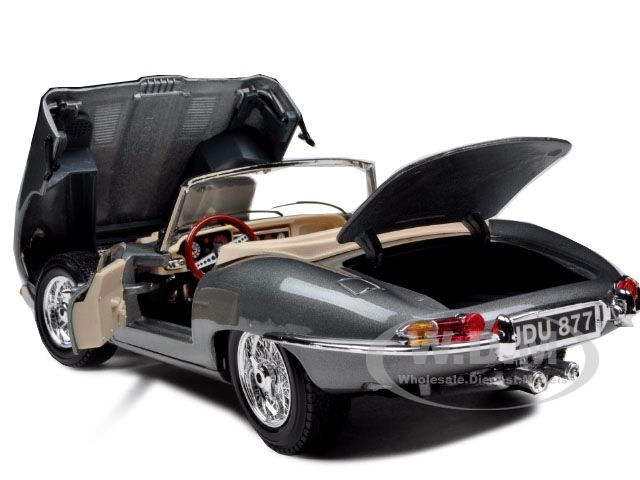 1961 JAGUAR E TYPE CONVERTIBLE GREY 1/18 MODEL CAR  