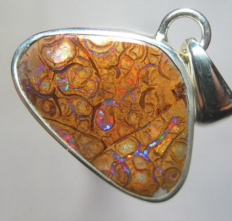 AMAZING REDS YOWAH BOULDER OPAL PENDANT, SILVER, VIDEO  