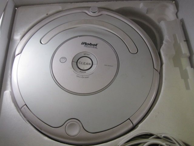 AS IS IROBOT ROOMBA 530 HOUSEKEEPING VACUUMING ROBOT  