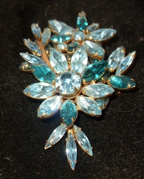 Vintage Regency Costume Jewelry Blue on Blue Pin  