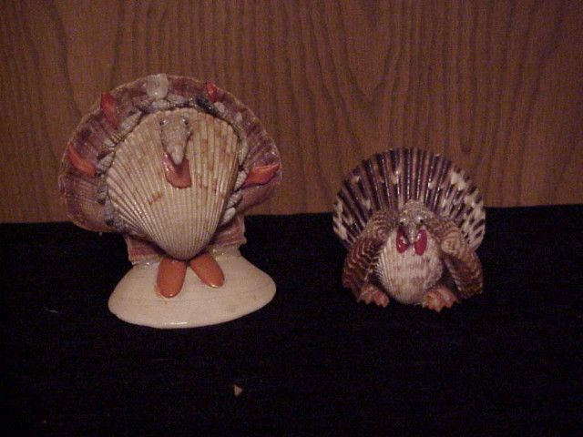 VINTAGE SHELL FIGURINES 2 TURKEYS UNUSUAL COLLECTIBLE  