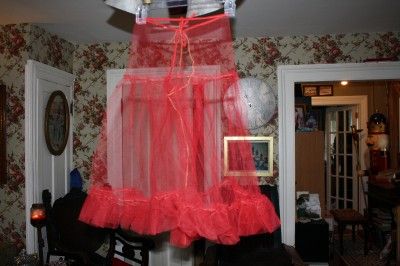 VINTAGE 1940S 1950S RED TULLE NETTING CRINOLINE  