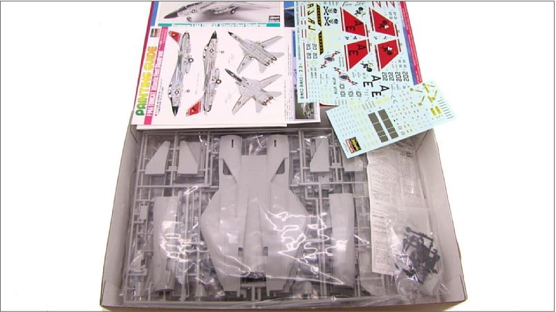 Hasegawa F 14 Tomcat 1/48 Kit & Decal Verlinden to build VF 84 Jolly 