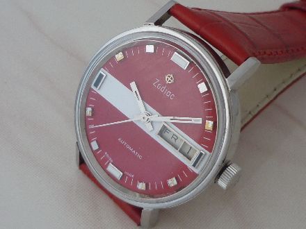 Its a pre owned vintage watch. The condition is so 