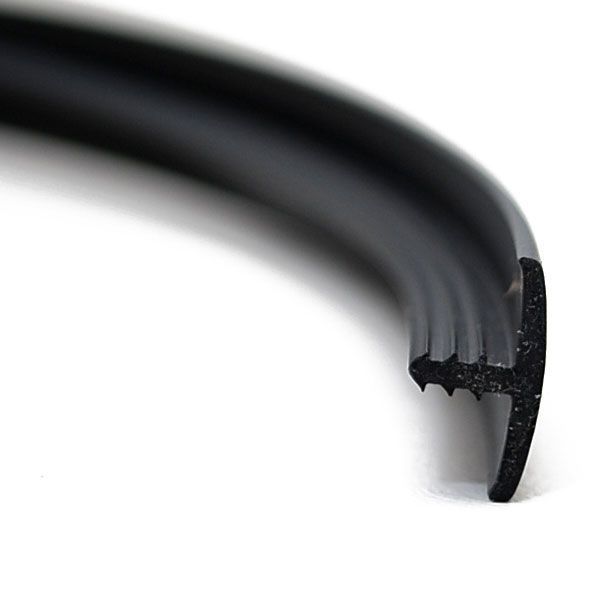 CUSTOM 3/4 IN BLACK T HATCH BOAT TRIM MOLDING (50 FT)  