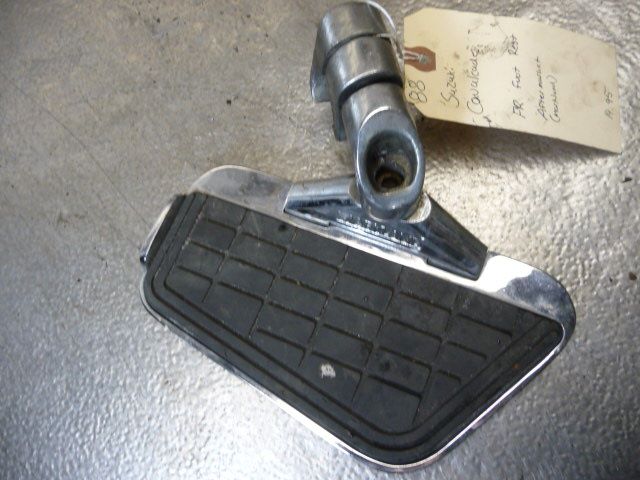 88 SUZUKI CAVALCADE 1400 R/H FOOT REST AFTERMARKET  