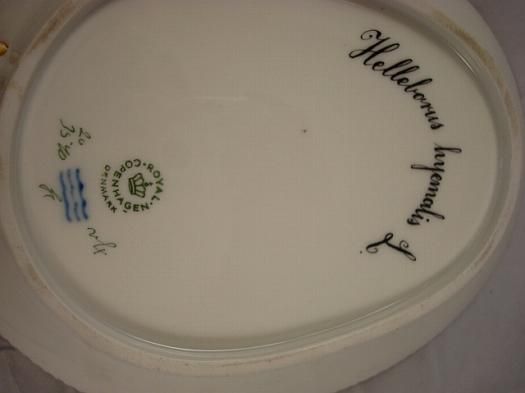 FLORA DANICA ROYAL COPENHAGEN OVAL DISH BRANCH HANDLE  