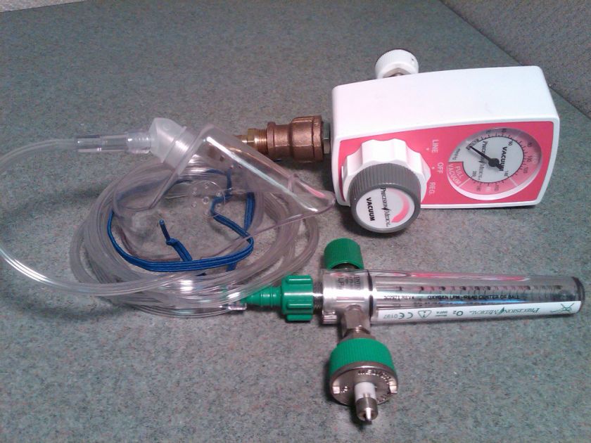 Precision Medical Vacuum PM3100 and O2 Regulator 8MFA  