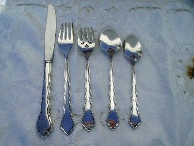 ONEIDA DUET COMMUNITY SILVERPLATE 5 PIECE PLACE SETTING  