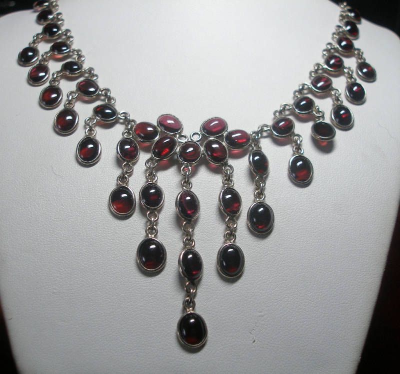 VINTAGE ESTATE SALE STERLING SILVER & GARNET NECKLACE  