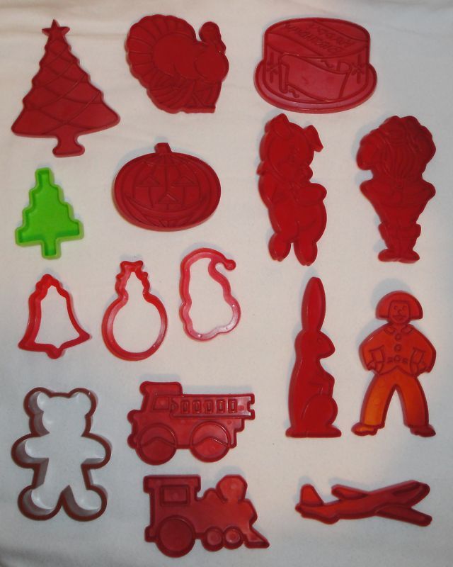 Vintage plastic cookie cutter lot of 16 Tupperware +  