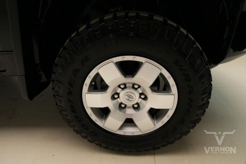 Toyota  FJ Cruiser Base 4x4 in Toyota   Motors