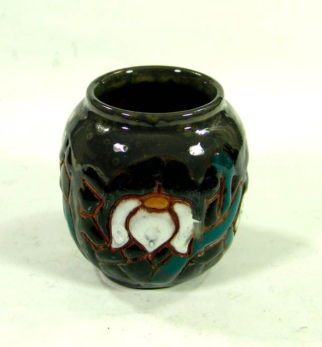   NOUVEAU GLAZED CERAMIC PAINTED SNOWDROP FLOWER URN VASE POTTERY CLAY