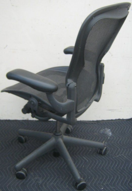 HERMAN MILLER AERON OFFICE CHAIR GRAPHITE POSTURE C  