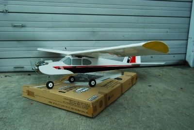   Model RC Airplane Gas 68 wing Remote Control Futuba S9001 Used  