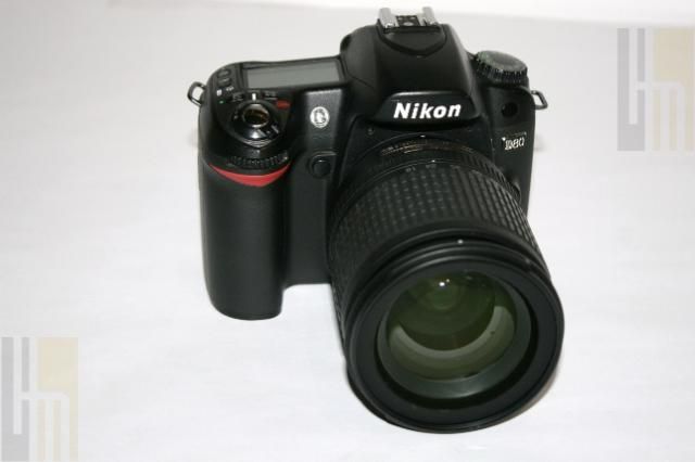 Nikon D80 10.2MP Digital SLR Camera 18 135mm AF S DX Zoom Nikkor Lens 