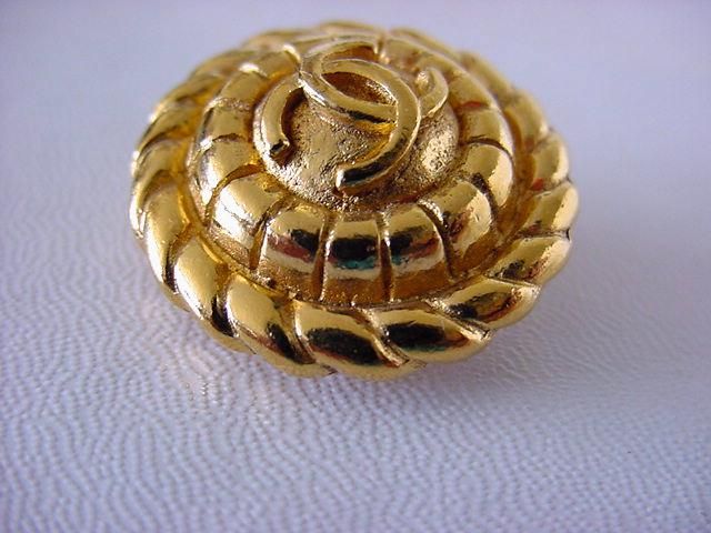 CHANEL Earring VINTAGE clip on Marvelous detail MINT  