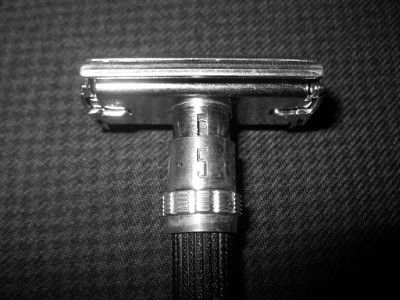 VTG GILLETTE ADJUSTABLE 1 9 DOUBLE EDGE S 2 SAFETY RAZOR W/BLACK 