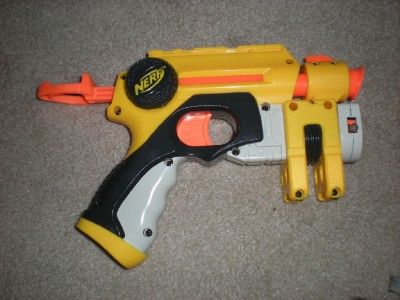 NERF SINGLE SHOT LASER FIND RED DOT DART GUN YELLOW EUC  