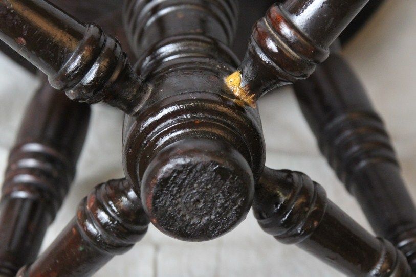 L54 ANTIQUE PIANO STOOL WITH ORNATE GLASS BALL AND CLAW FEET  