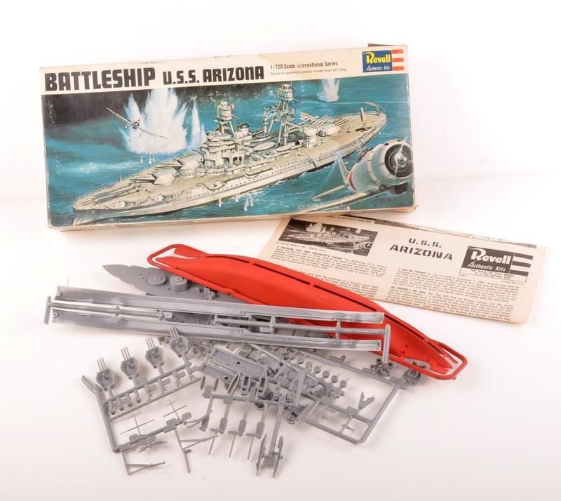 Vtg REVELL Battleship U.S.S. Arizona Plastic Model Kit  