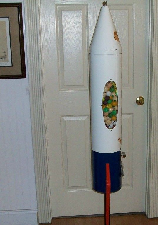 1955 SATURN 2000 ROCKET 1 CENT GUMBALL VENDING MACHINE  