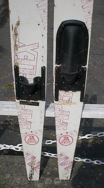 VINTAGE Wooden 67 Waterskis TAPERFLEX Water Skis  